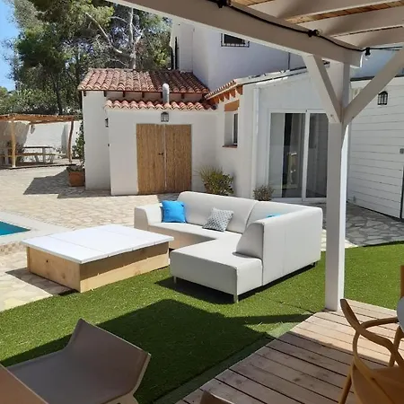 Casa Verano Eterno, Tot 16 Personen